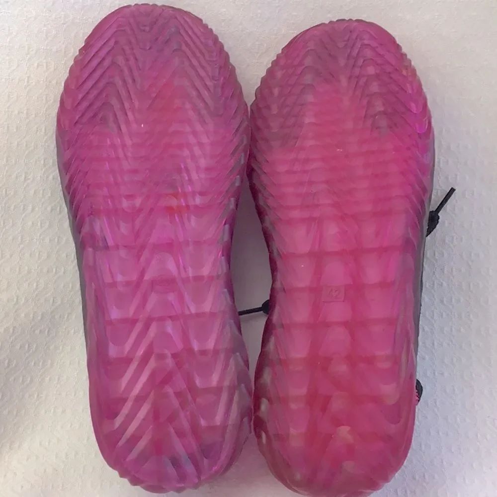 Beyond Protection Pink Steel Toe Sneakers - Picture 11 of 12